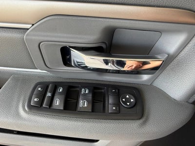 2019 RAM 1500 Classic SLT Crew Cab 4x4 5'7" Box