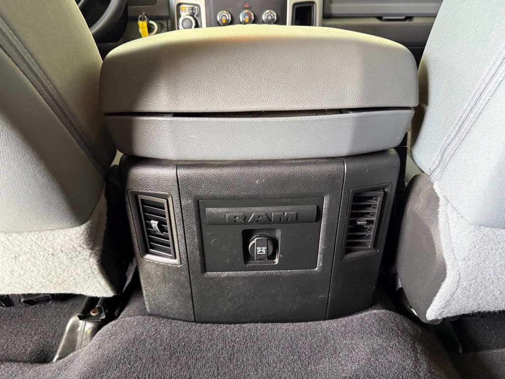 2019 RAM 1500 Classic SLT Crew Cab 4x4 5'7" Box