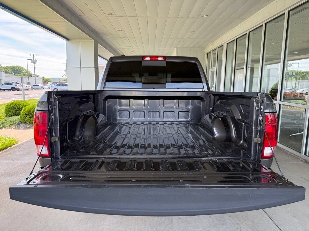 2019 RAM 1500 Classic SLT Crew Cab 4x4 5'7" Box
