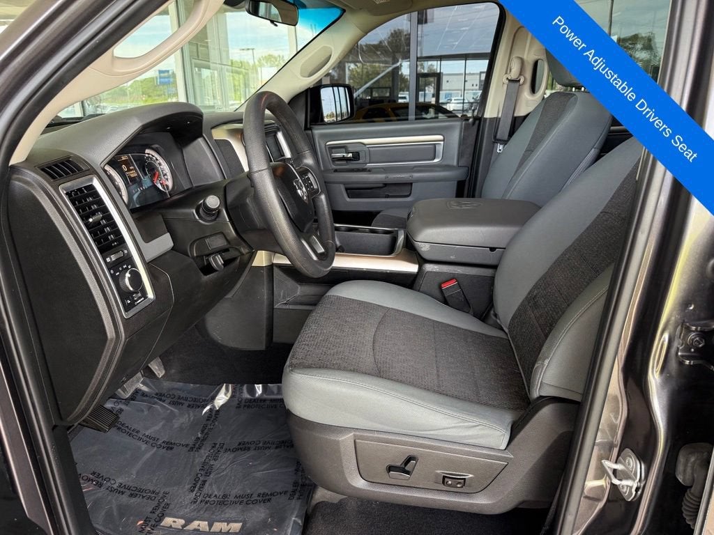 2019 RAM 1500 Classic SLT Crew Cab 4x4 5'7" Box