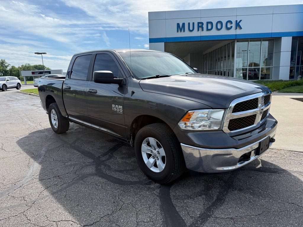 2019 RAM 1500 Classic SLT Crew Cab 4x4 5'7" Box