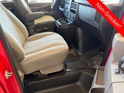 2024 Chevrolet Express Passenger 3500 1LT