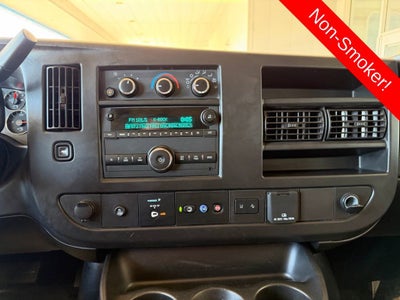 2024 Chevrolet Express Passenger 3500 1LT