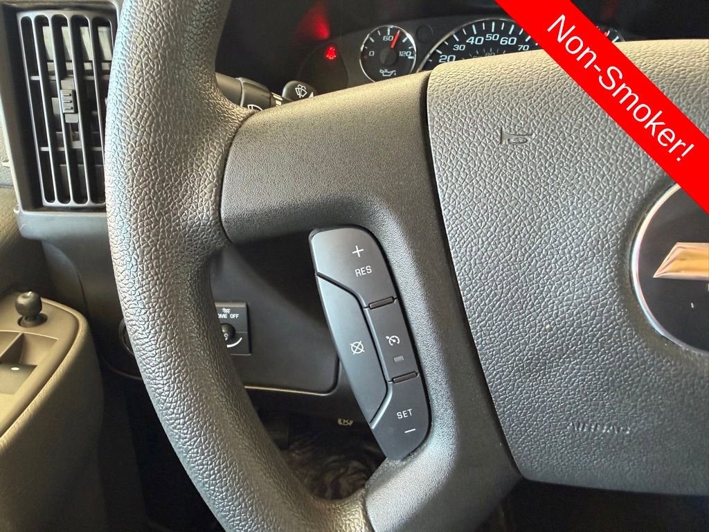 2024 Chevrolet Express Passenger 3500 1LT
