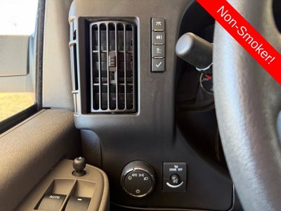 2024 Chevrolet Express Passenger 3500 1LT