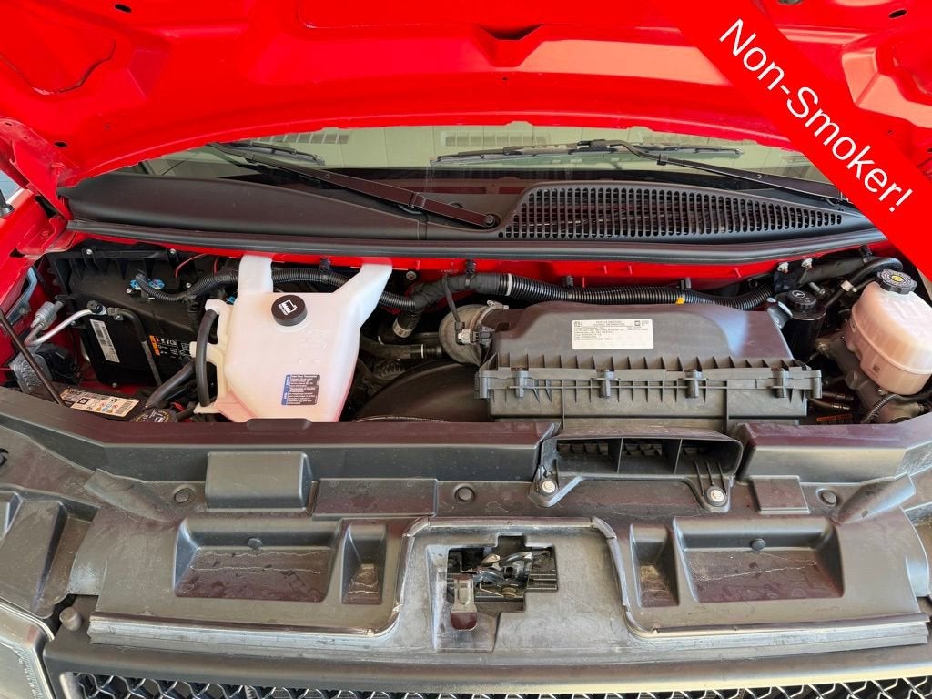 2024 Chevrolet Express Passenger 3500 1LT