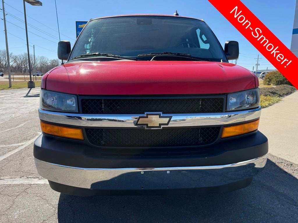 2024 Chevrolet Express Passenger 3500 1LT