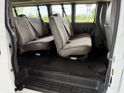 2025 Chevrolet Express Passenger 1LT