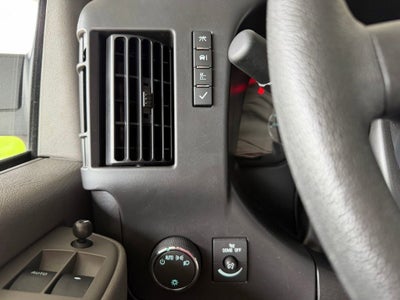 2025 Chevrolet Express Passenger 1LT