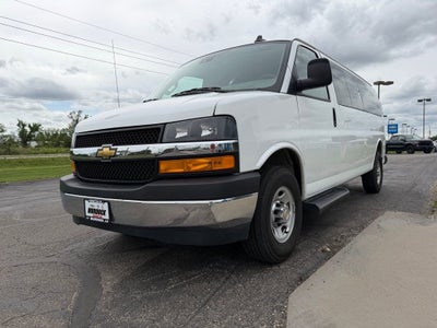 2025 Chevrolet Express Passenger 1LT