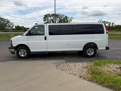 2025 Chevrolet Express Passenger 1LT