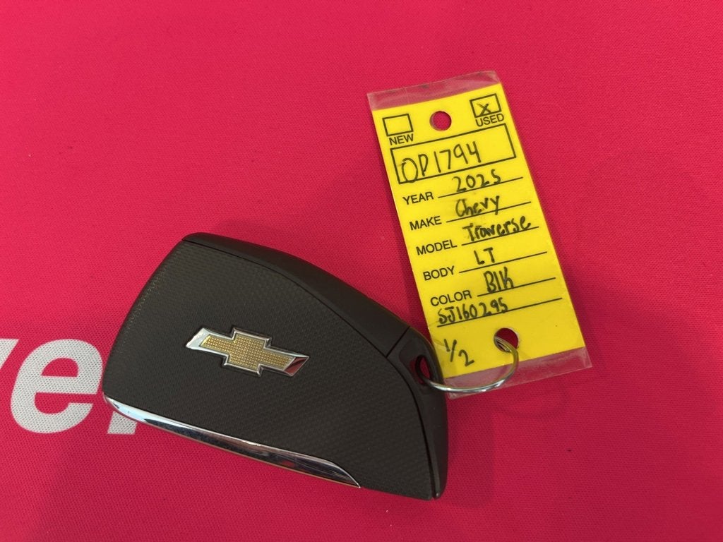 2025 Chevrolet Traverse LT