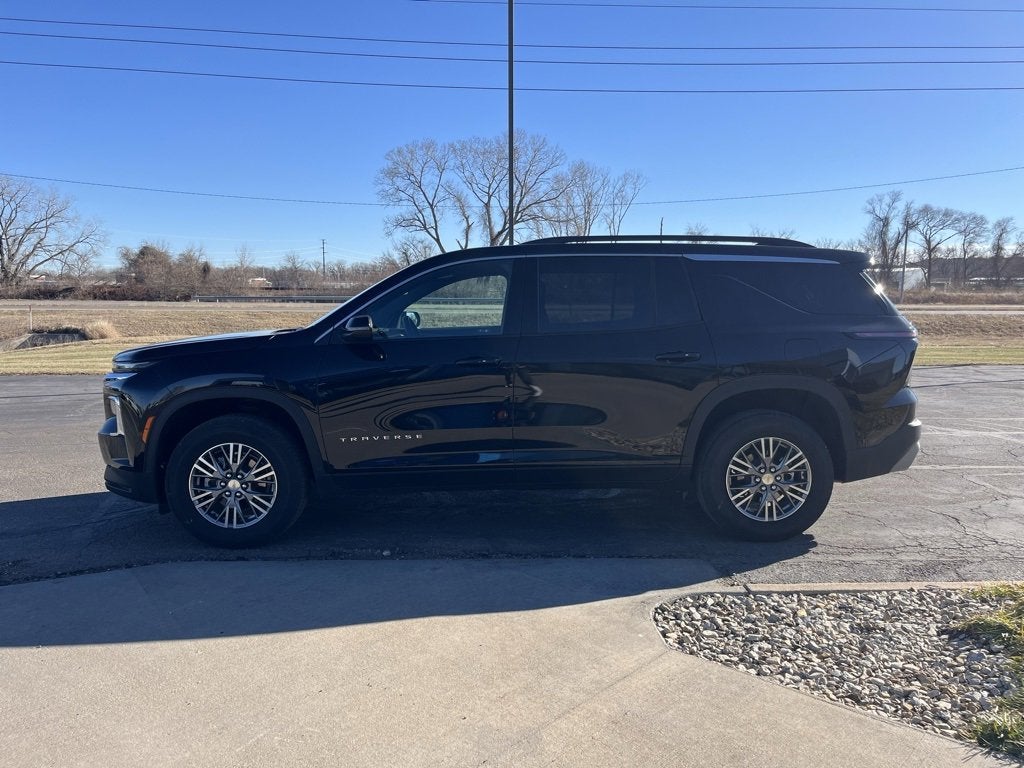 2025 Chevrolet Traverse LT