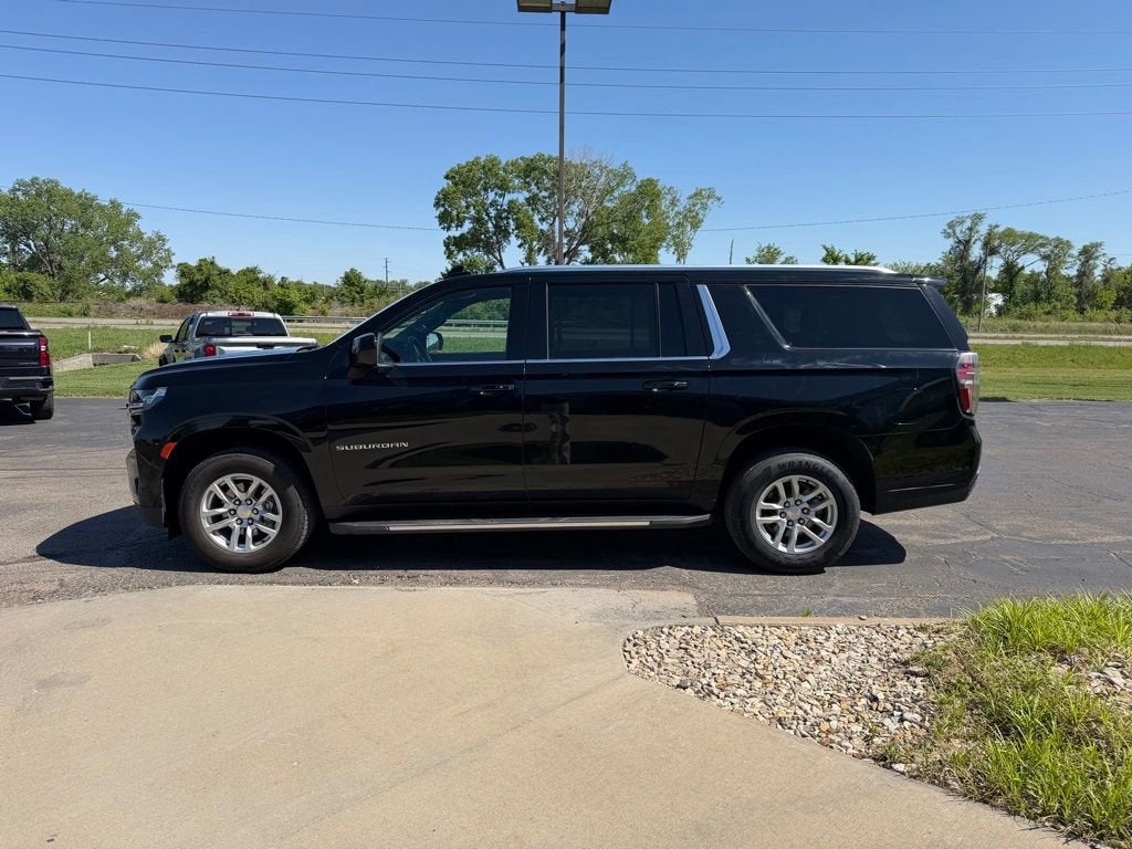 2024 Chevrolet Suburban LT