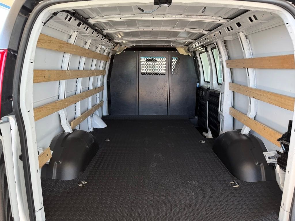 2024 GMC Savana Cargo 2500 Work Van
