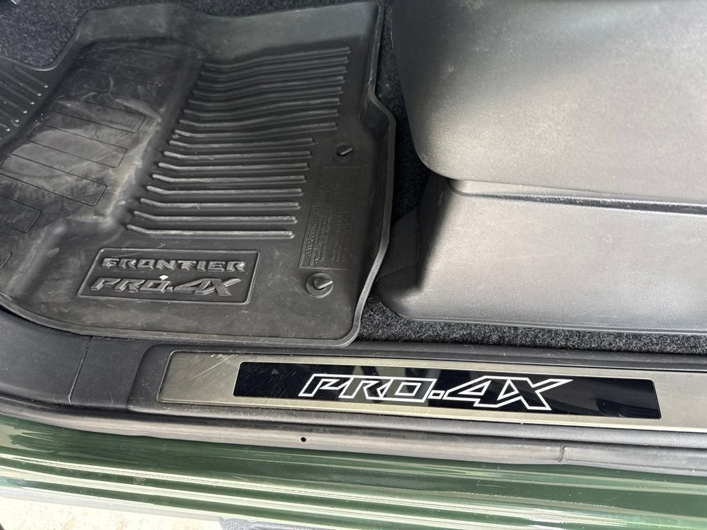 2023 Nissan Frontier Crew Cab PRO-4X 4x4