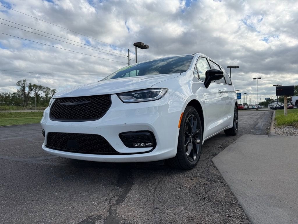 2025 Chrysler Pacifica Limited