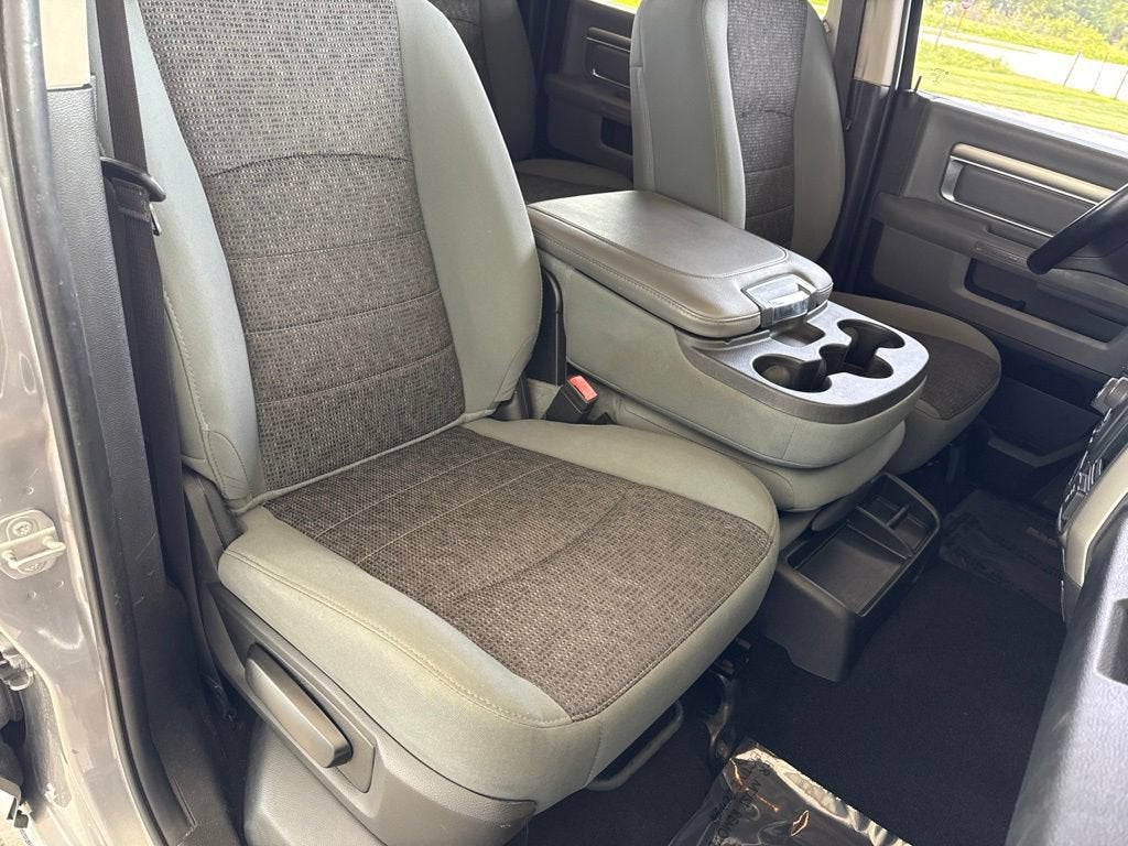 2020 RAM 1500 Classic SLT Crew Cab 4x4 5'7" Box