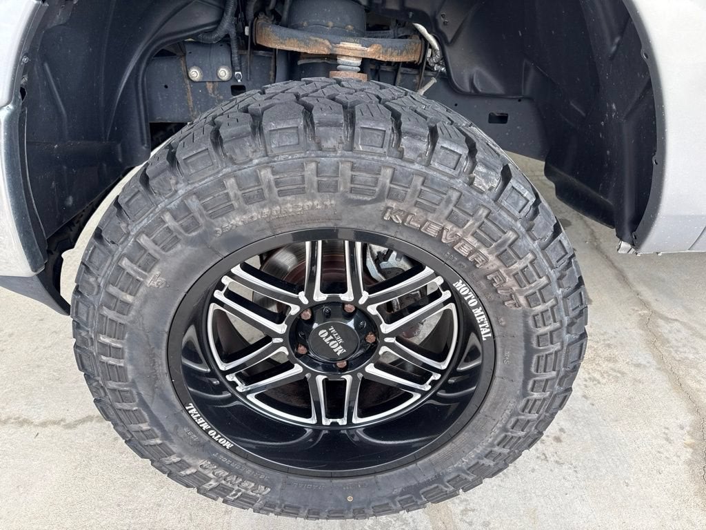 2020 RAM 1500 Classic SLT Crew Cab 4x4 5'7" Box