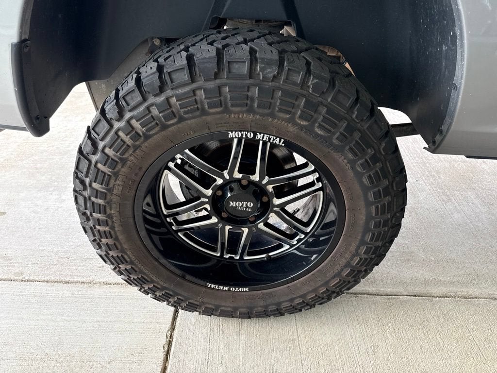 2020 RAM 1500 Classic SLT Crew Cab 4x4 5'7" Box