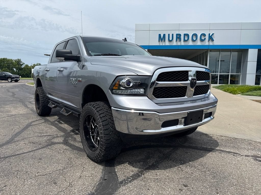 2020 RAM 1500 Classic SLT Crew Cab 4x4 5'7" Box