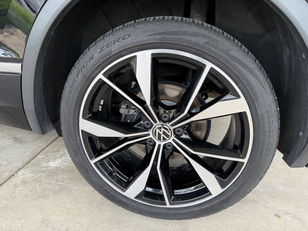 2023 Volkswagen Tiguan 2.0T SEL R-Line
