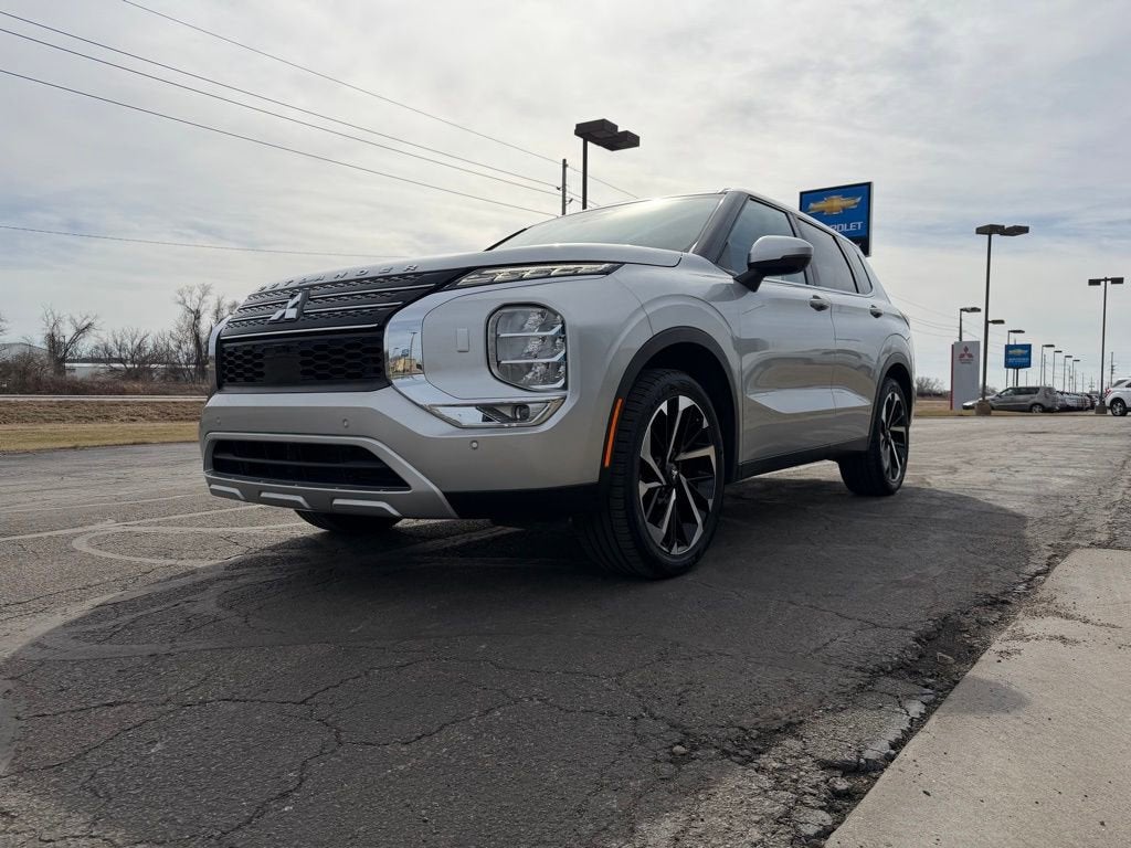 2022 Mitsubishi Outlander SE