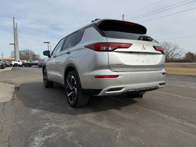 2022 Mitsubishi Outlander SE