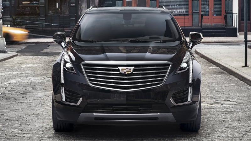 Black 2019 Cadillac XT5 front view