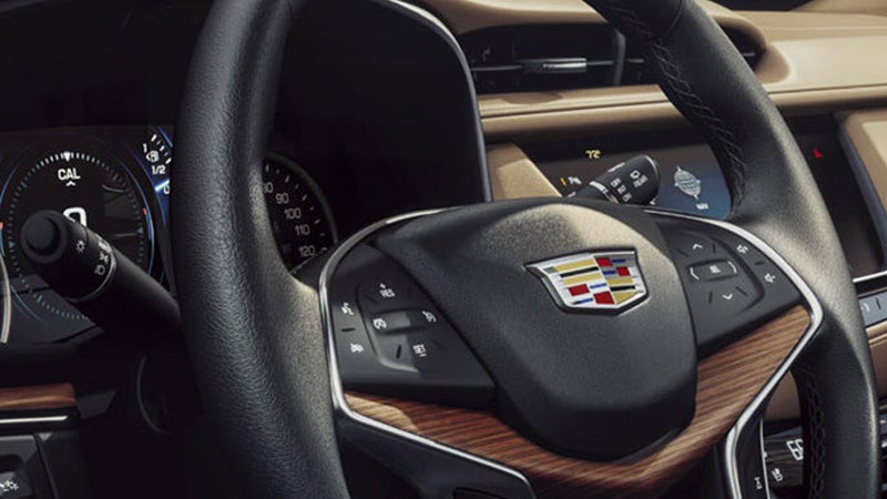 2019 Cadillac XT5 steering wheel